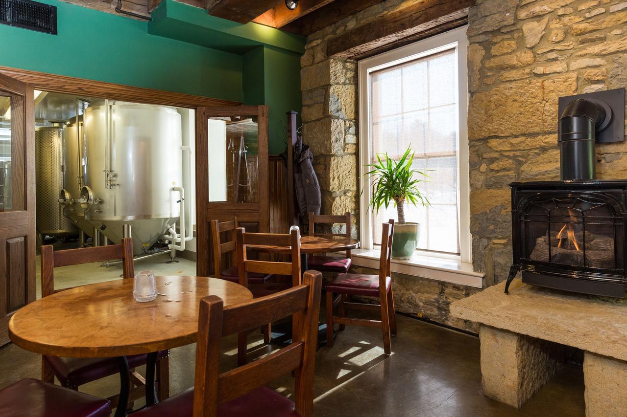 Commerce Street Brewery Hotel Mineral Point Exterior foto